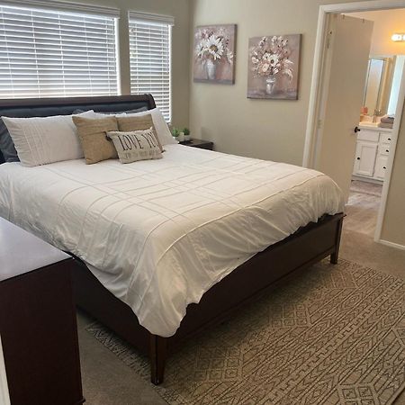 New Beautifully Remodeled Home In ลาสเวกัส ภายนอก รูปภาพ